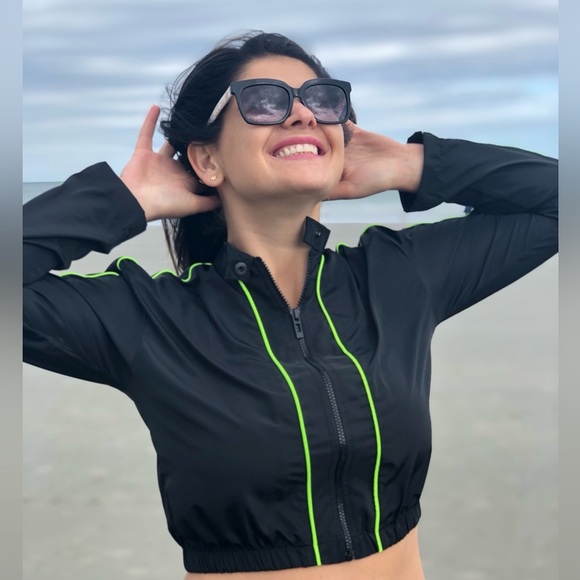 QED London cropped jacket and sweatpants (two-piece) - Picture 10 of 16